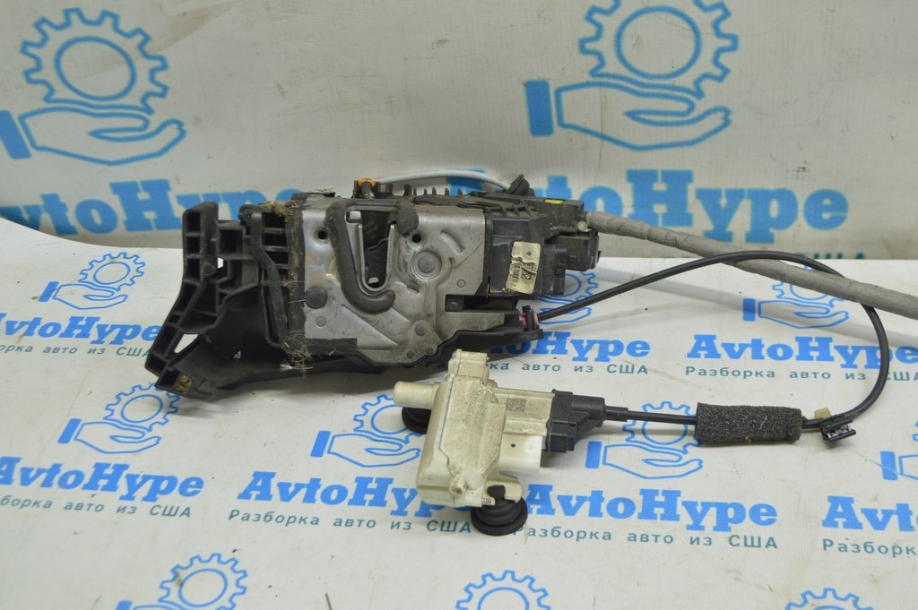 Доводчик двери передней левой Mercedes W222 14-22 (01)