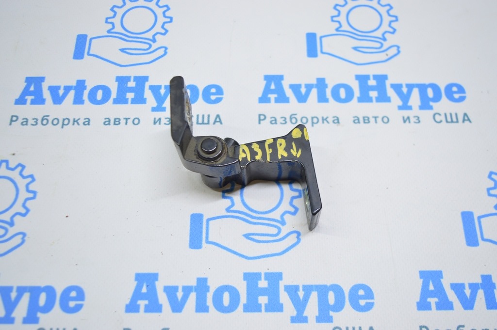 Петля двери нижняя передняя правая Audi A3 8V 15-18 4d, 5d две части