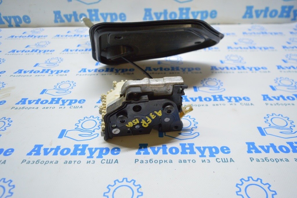 Замок двери передней правой Audi A3 8V 15-20