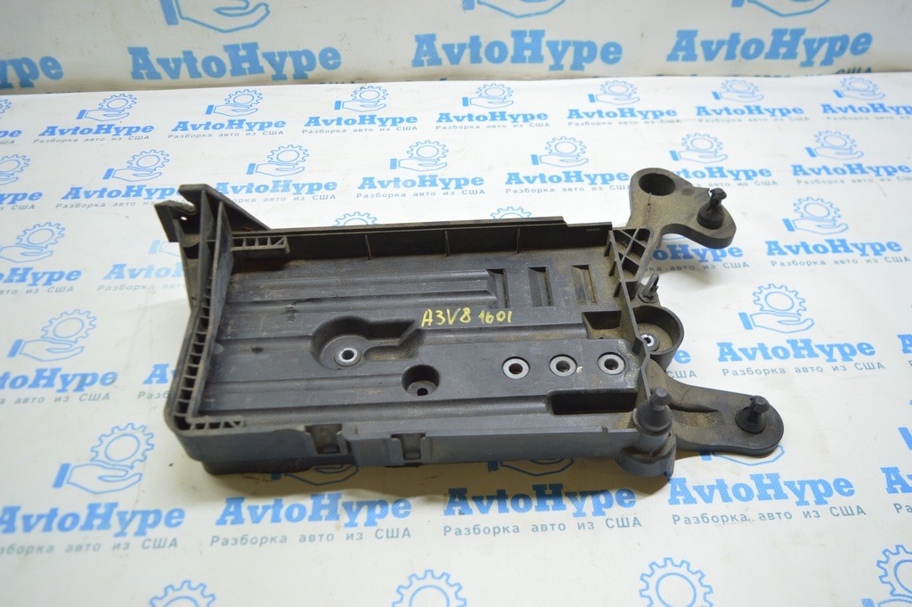 Поддон АКБ Audi A3 8V 15-20