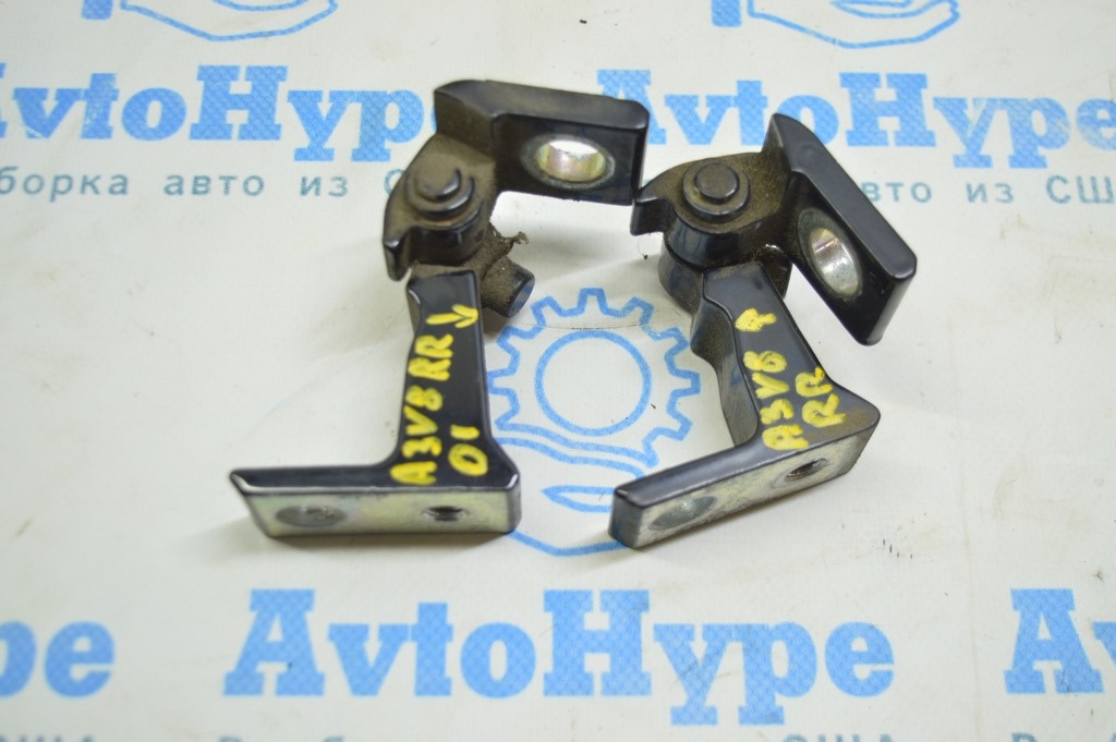 Петля двери нижняя зад прав Audi A3 8V 15-20 две части