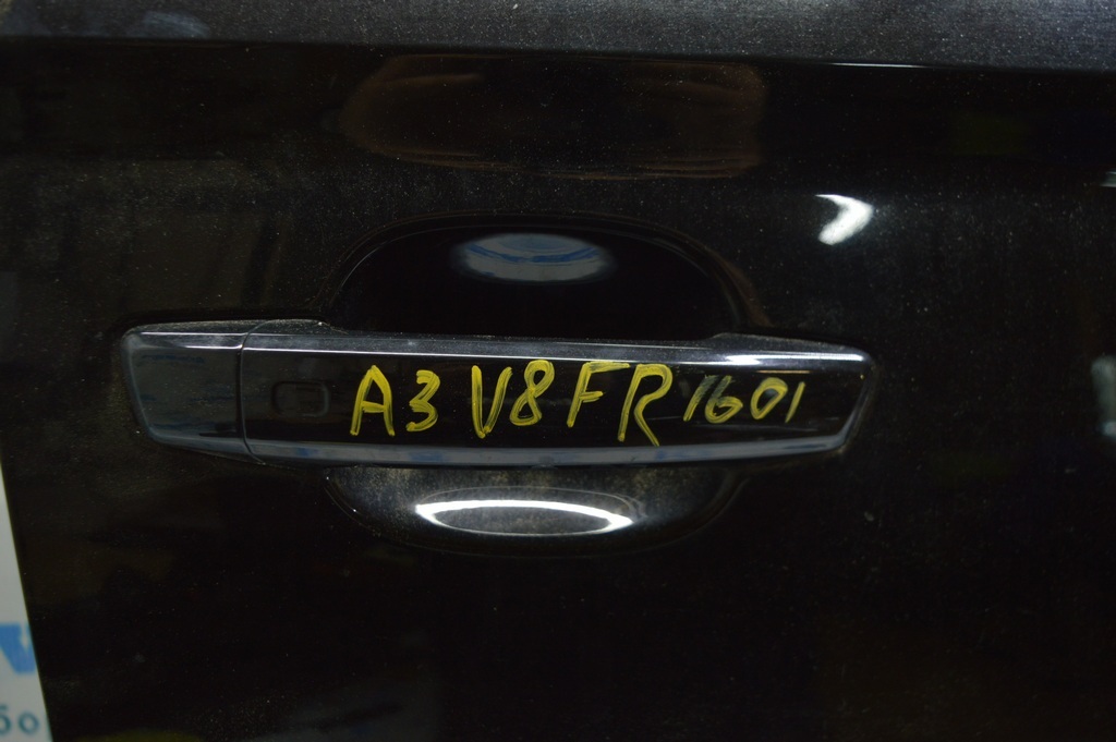 Заглушка внешней ручки передняя правая Audi A3 8V 15-20