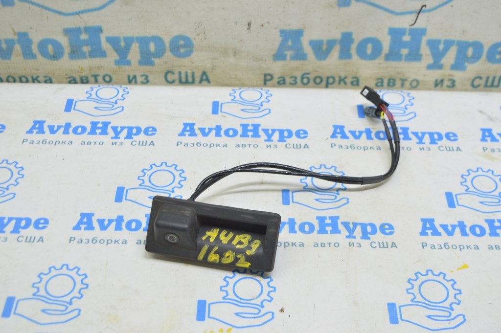 Камера заднего вида с кнопкой и ручкой открытия багажника Audi A4 B9 17-