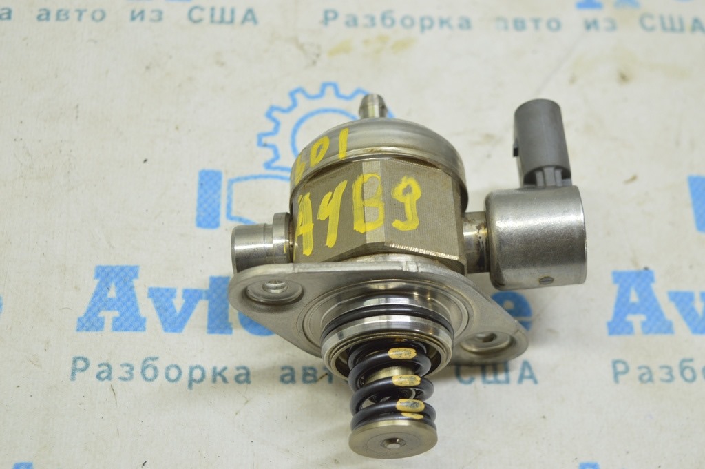 Топливный насос высокого давления ТНВД Audi A4 B9 17- 2.0T