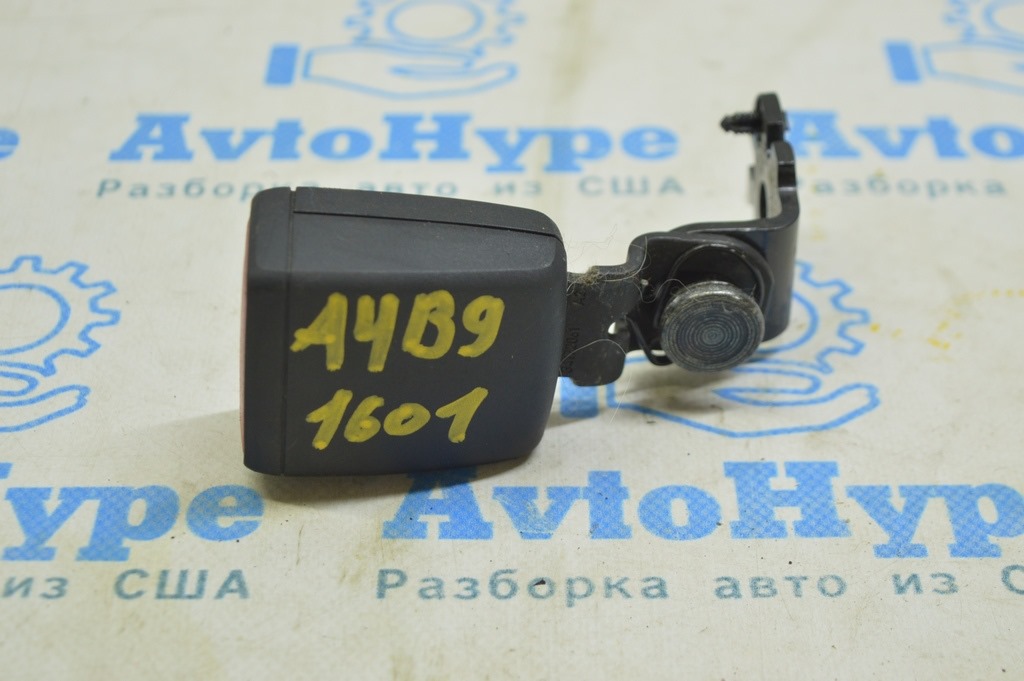 Защелка ремня безопасности задняя правая Audi A4 B9 17- черная