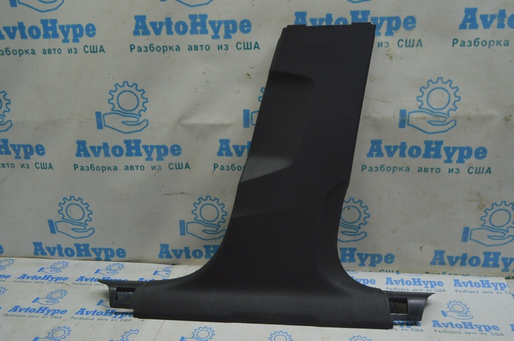 Накладка центральной стойки нижняя правая Audi A4 B9 17- черная