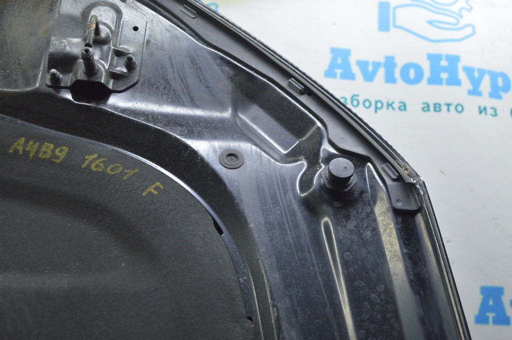 Отбойник капота левый Audi A4 B9 17- передний