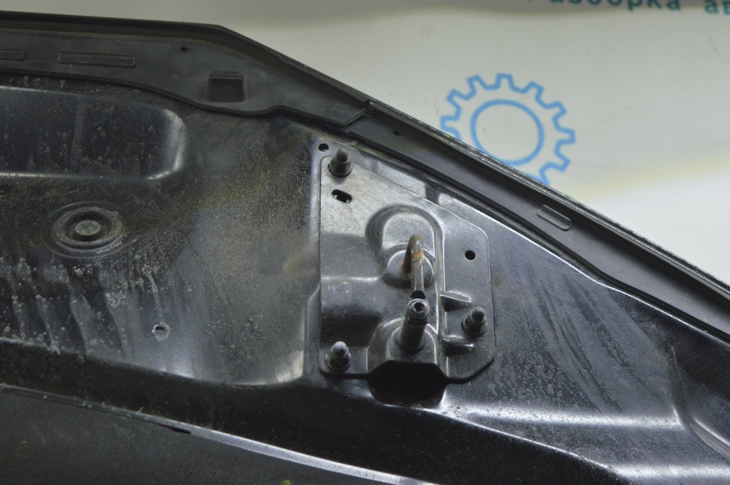 Крюк замка капота левый Audi A4 B9 17-