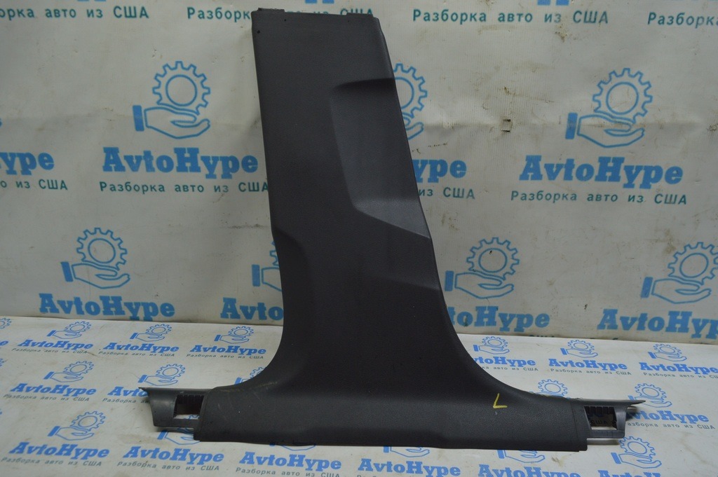 Накладка центральной стойки нижняя левая Audi A4 B9 17- черная