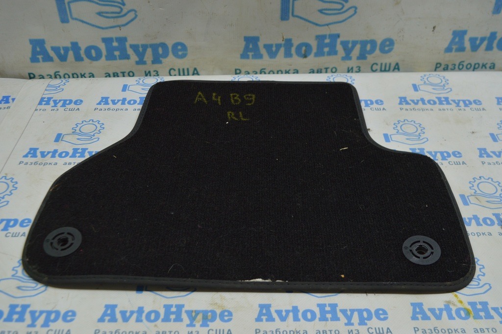 Коврик салона задний левый  Audi A4 B9 17-19 тряпка черный