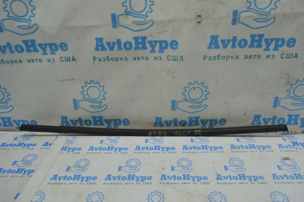 Молдинг дверь-стекло центральный задний правый Audi A4 B9 17- мат