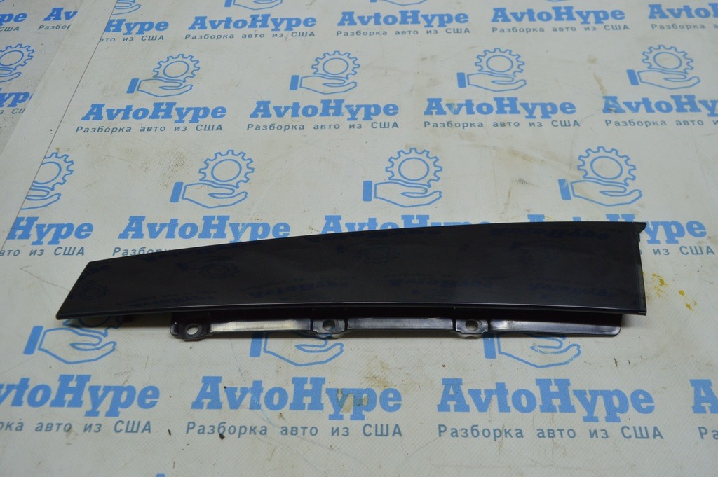 Накладка двери боковая задняя правая Audi A4 B9 17- передняя, черн глянец