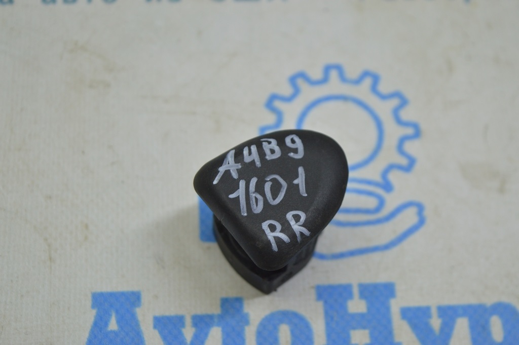 Заглушка ручки двери задней правой Audi A4 B9 17-