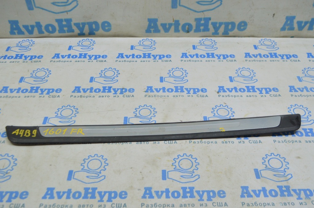 Накладка порога вненшняя передняя правая Audi A4 B9 17- хром (01) тычка