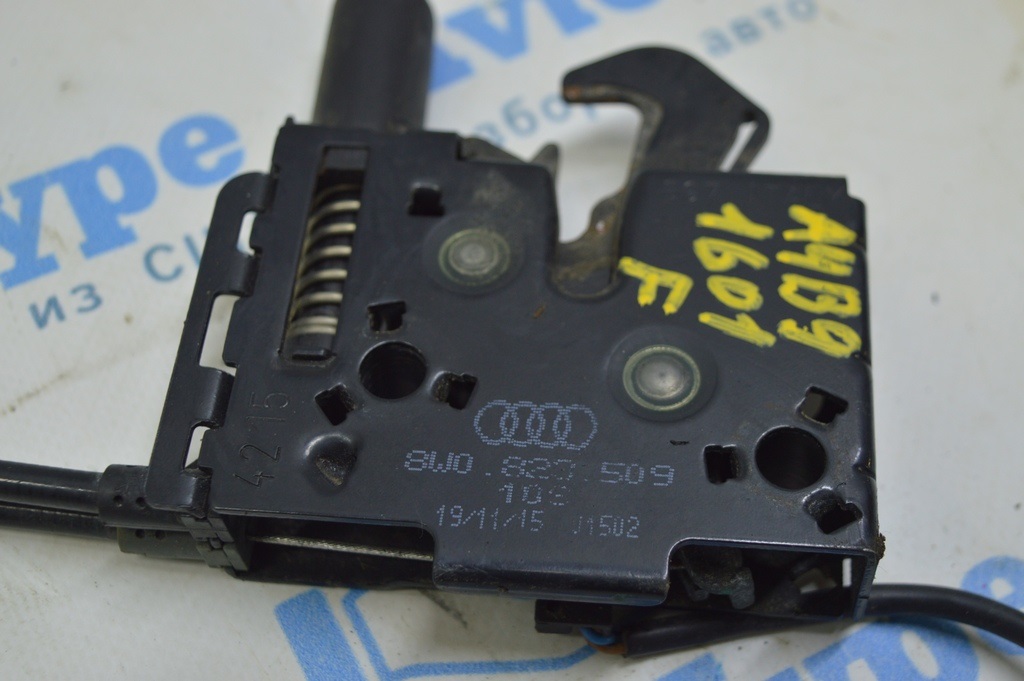 Замок капота левый Audi A4 B9 17- 8W0823509B
