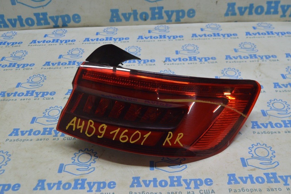 Фонарь внешний крыло правый Audi A4 B9 17-19 седан LED (01)