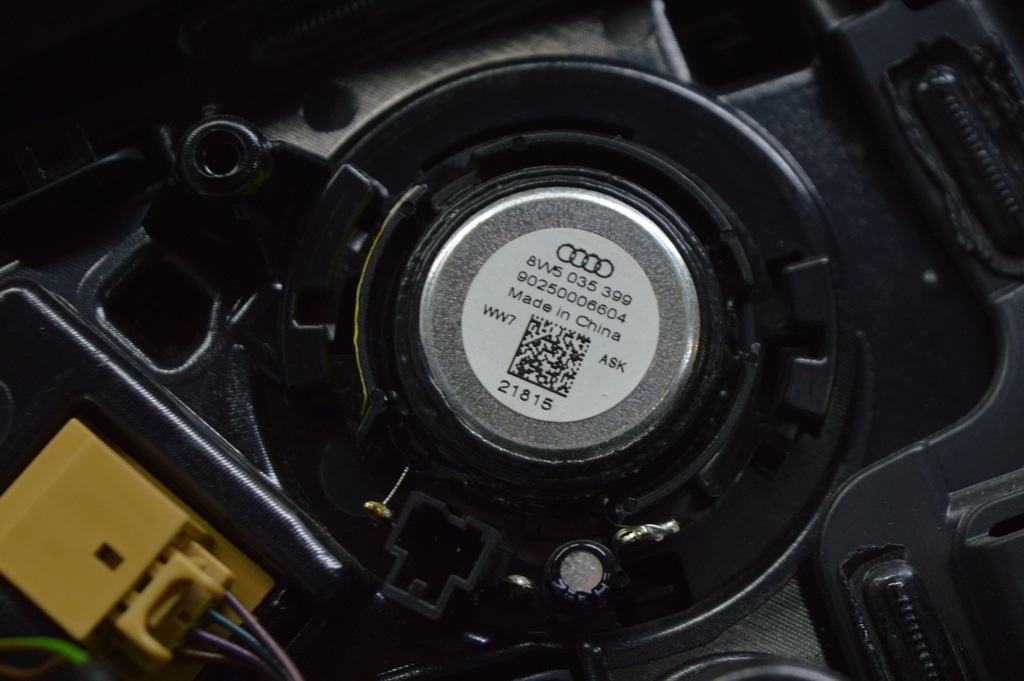 Динамик пищалка дверной задний правый Audi A4 B9 17-