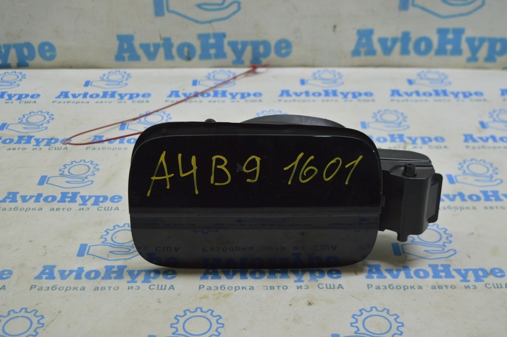 Лючок бензобака с корпусом Audi A4 B9 17-19 8W0809907 GRU