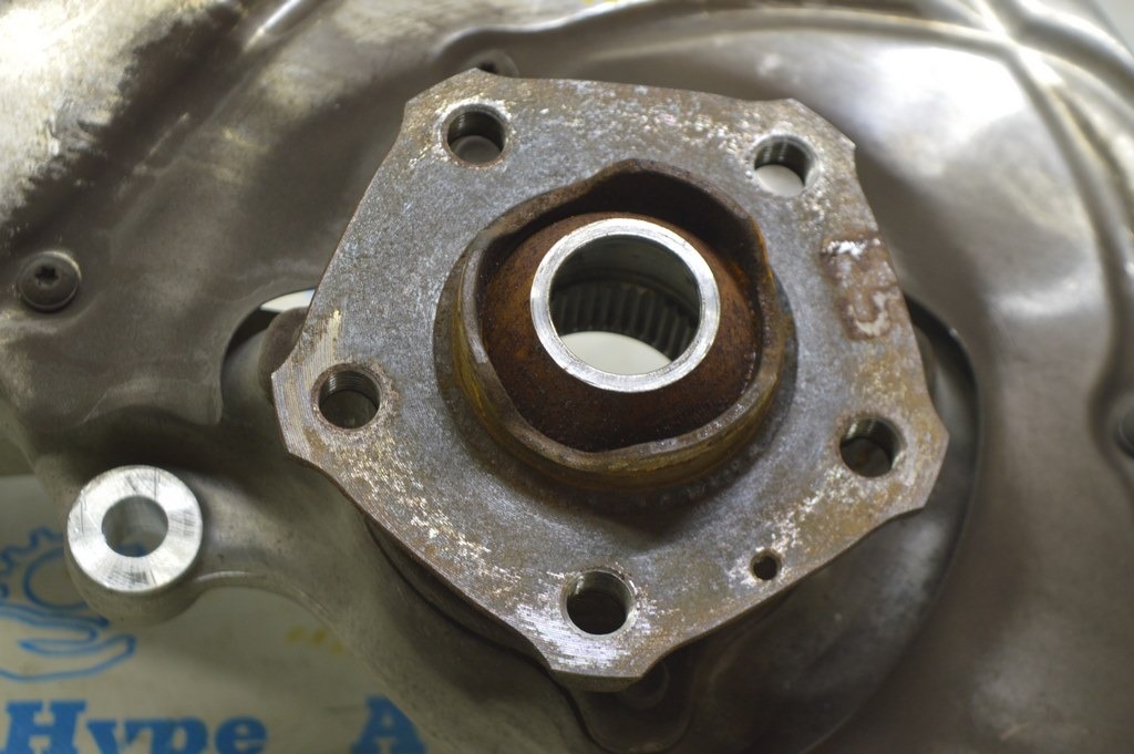 Ступица передняя правая Audi A4 B9 17- (02)