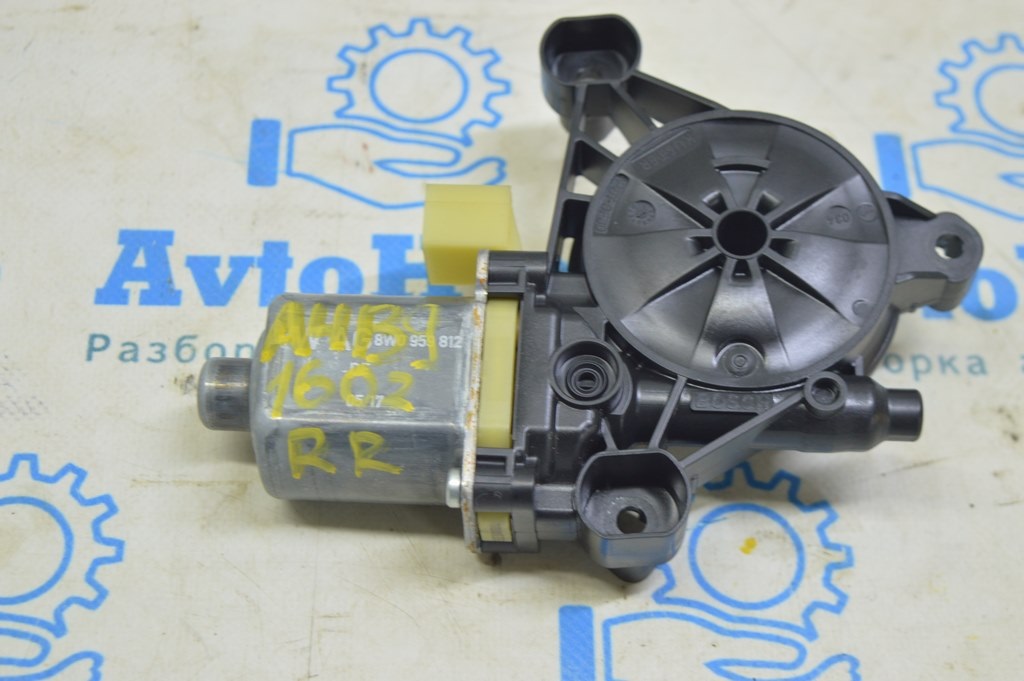 Мотор стеклоподъемника задний правый Audi A4 B9 17-