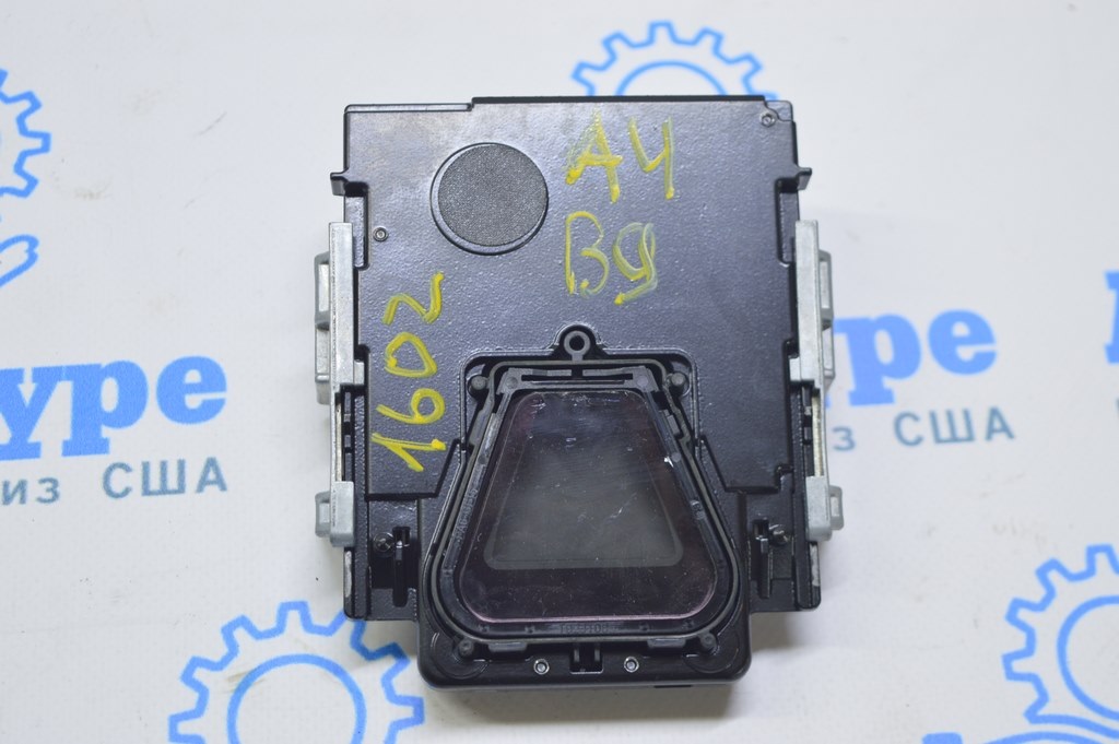 Камера слежения за полосой Audi A4 B9 17- на лобовом стекле, с кронштейном (02)