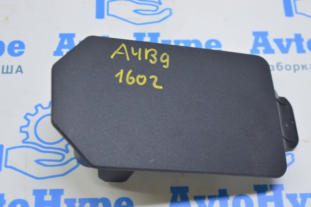 Заглушка покрытия пола перед лев Audi A4 B9 17-19 черн