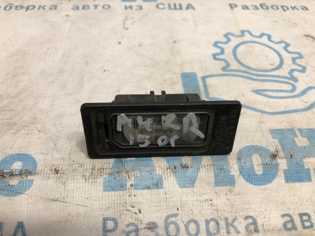 Подсветка номера крышки багажника прав Audi A4 B8 13-16 рест седан