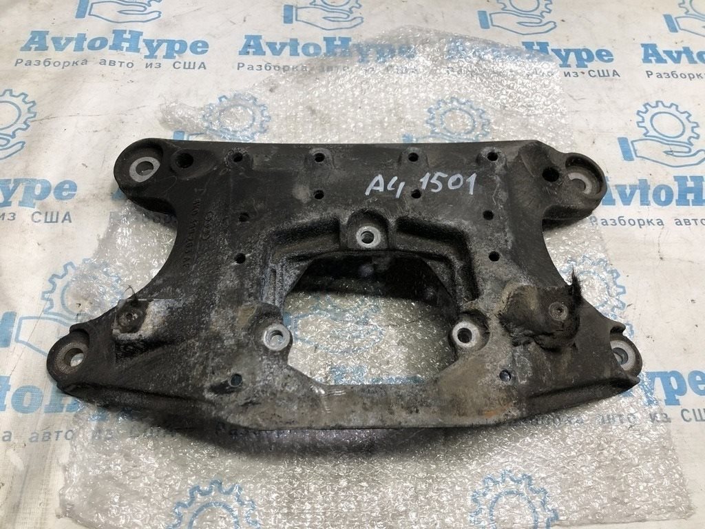 Кронштейн мкпп Audi a4 b8 08-16