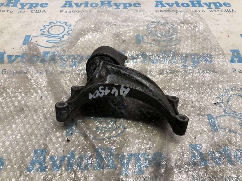 Кронштейн генератора 3.0 tfsi Audi S4 b8 08-16