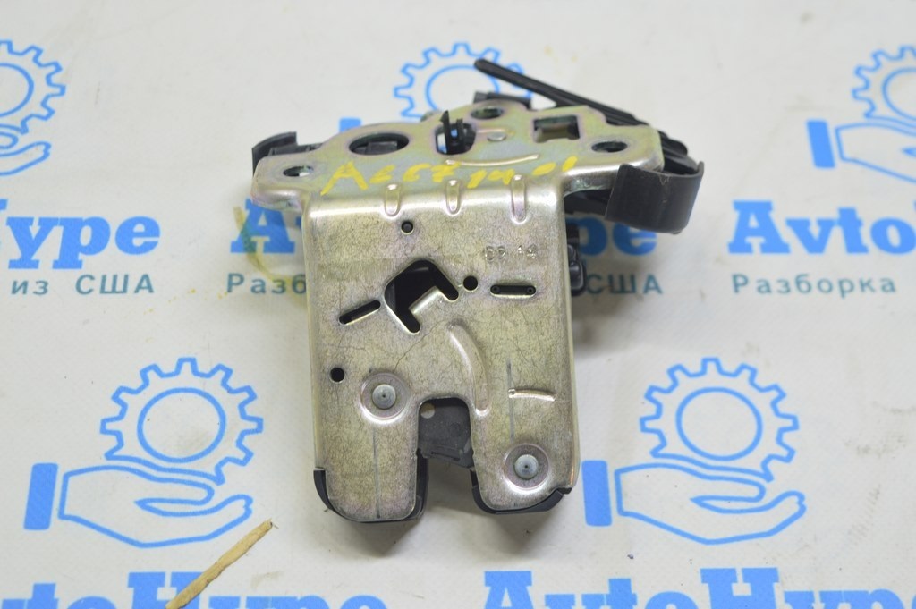 Замок крышки багажника Audi A6 C7 12-18