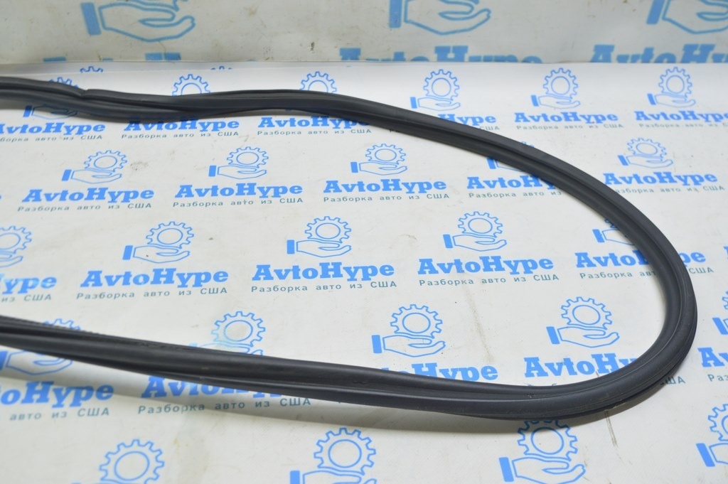 Уплотнитель дверного проема передний правый Audi A6 C7 12-18