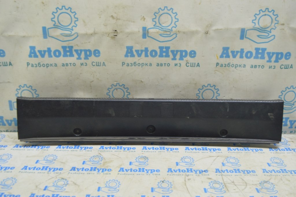 Накладка проема багажника центр Audi A8 D3 03-09 черн (01) царапины