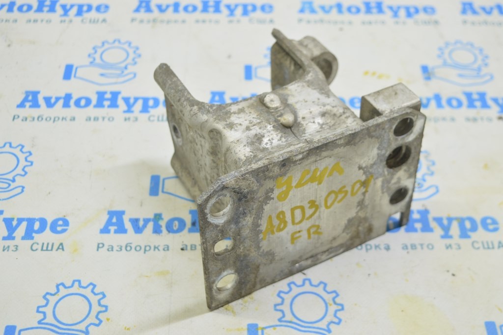 Клык усилителя переднего бампера правый Audi A8 D3 03-09