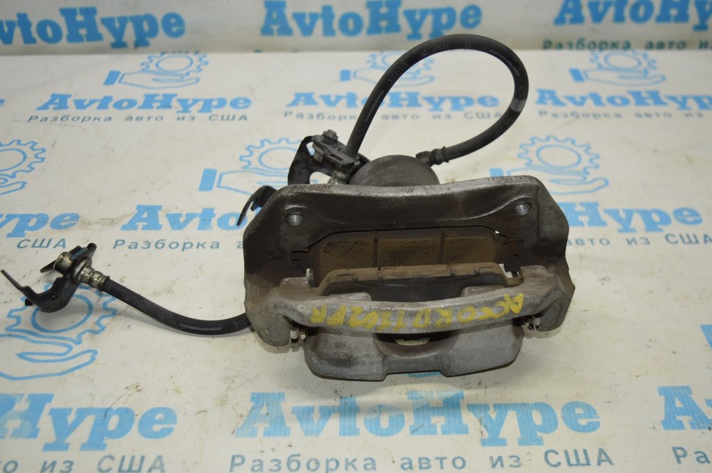 Суппорт перед прав Honda Accord 18-