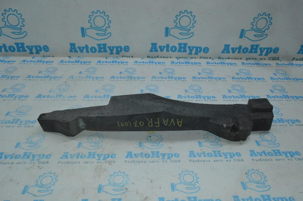 Уплотнитель крыла дверь-крыло прав Toyota Avalon 05-12