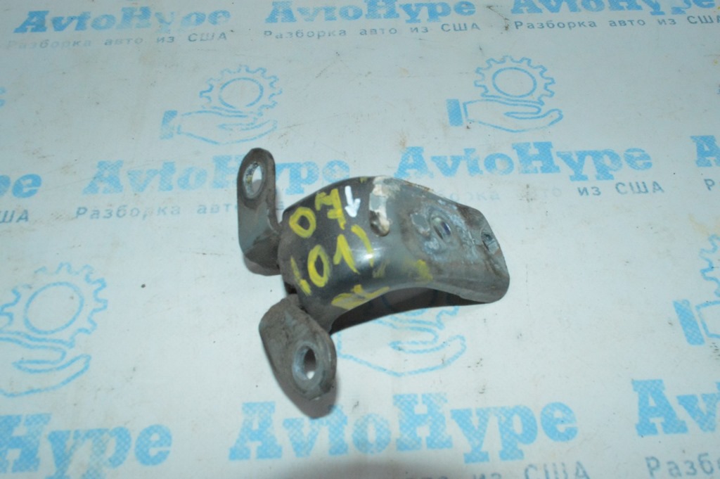 Петля двери нижняя зад лев Toyota Avalon 05-12