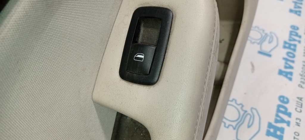 Управление стеклоподъемником зад лев Chrysler 200 15-17