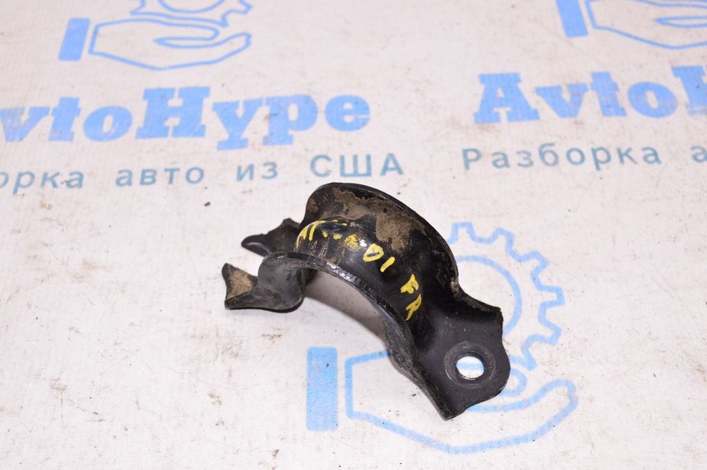 Скоба втулки стабилизатора левправ Nissan Pathfinder 13-