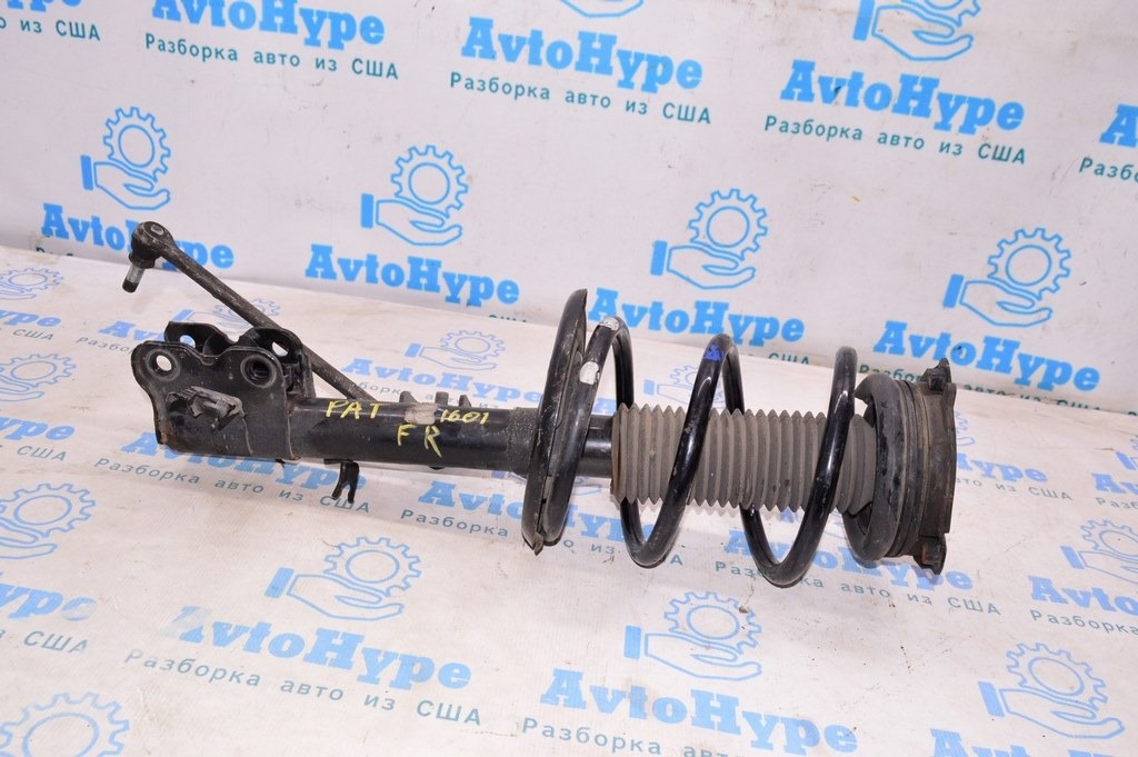 Стойка амортизатора в сборе перед прав Nissan Pathfinder 13- FWD (01)