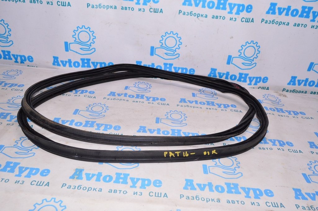 Уплотнитель (резина) двери багажника Nissan Pathfinder 13-