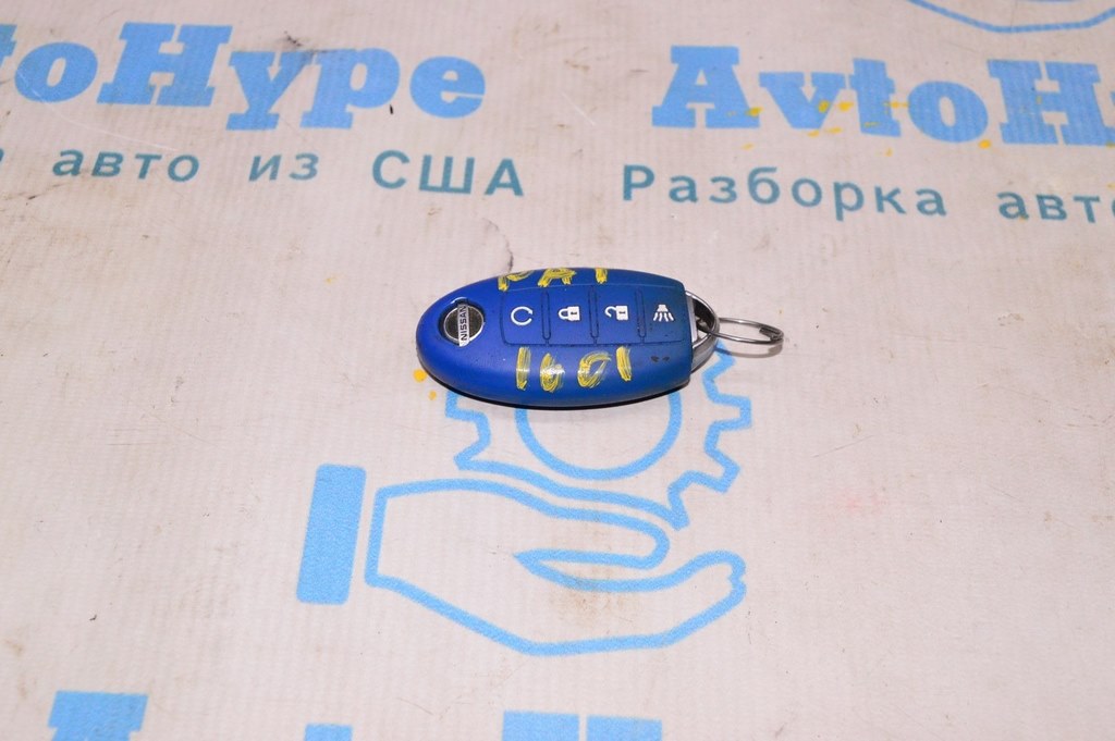 Ключ Nissan Pathfinder 13- Smart 4 кнопки автозапуск (01)