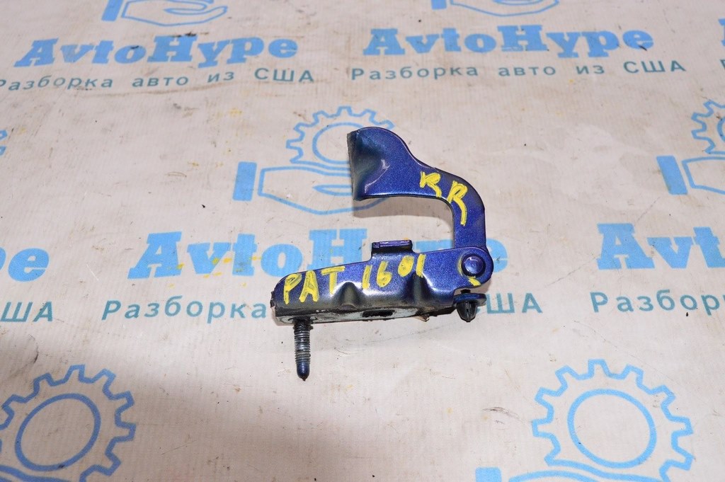 Петля двери багажника правая Nissan Pathfinder 13-