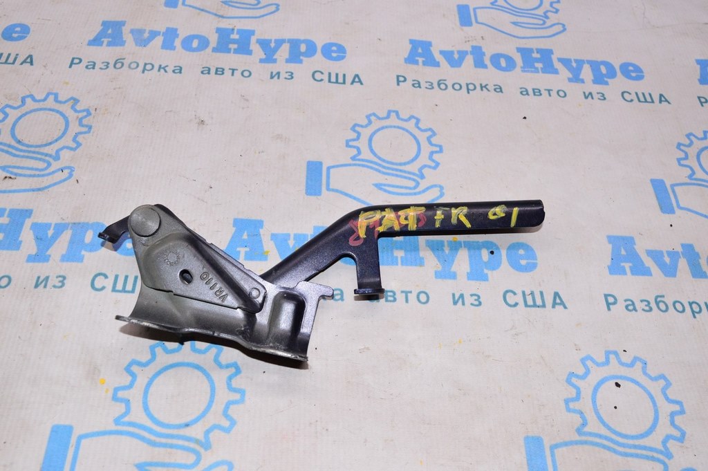 Петля капота правая Nissan Pathfinder 13-