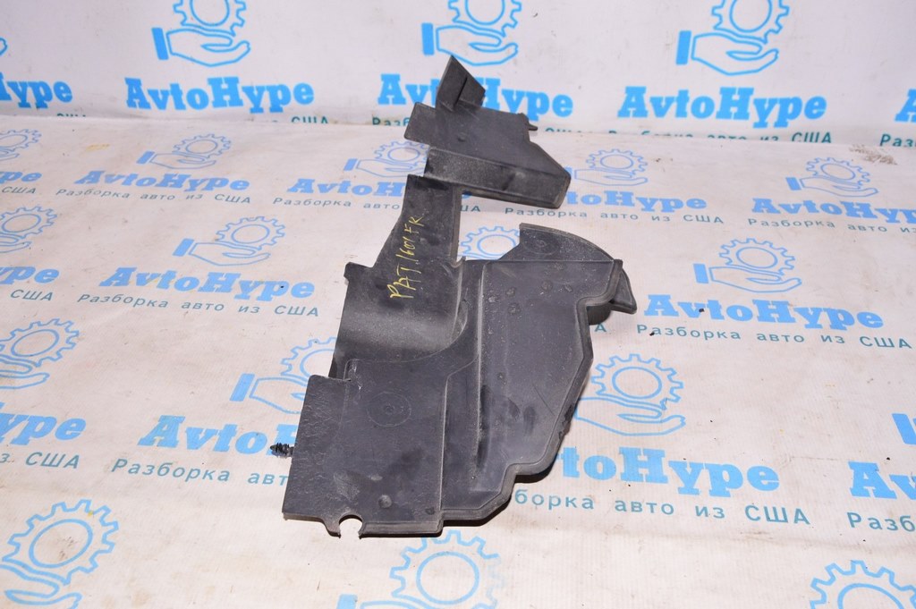 Дефлектор радиатора прав Nissan Pathfinder 13-