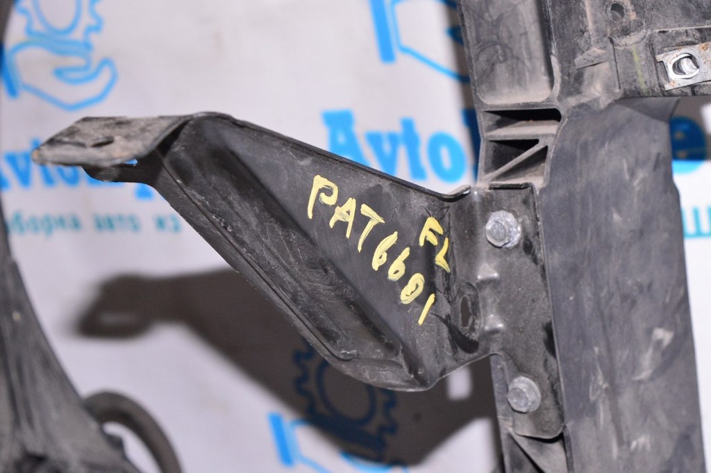 Кронштейн переднего бампера левый Nissan Pathfinder 13-