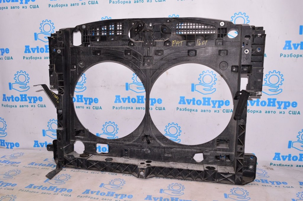 Телевизор панель радиатора Nissan Pathfinder 13- (01)