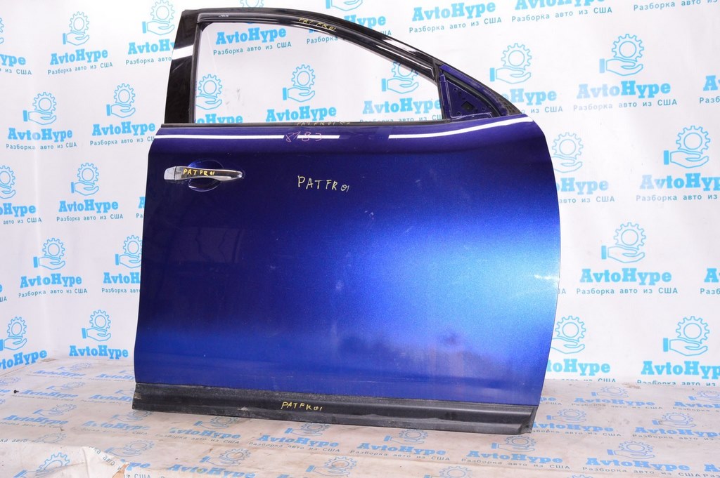 Дверь голая перед прав Nissan Pathfinder 13- (01) синий цвет:RBY царапина снизу