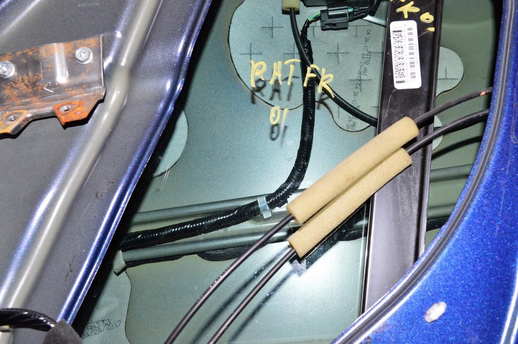 Стекло двери перед прав Nissan Pathfinder 13-