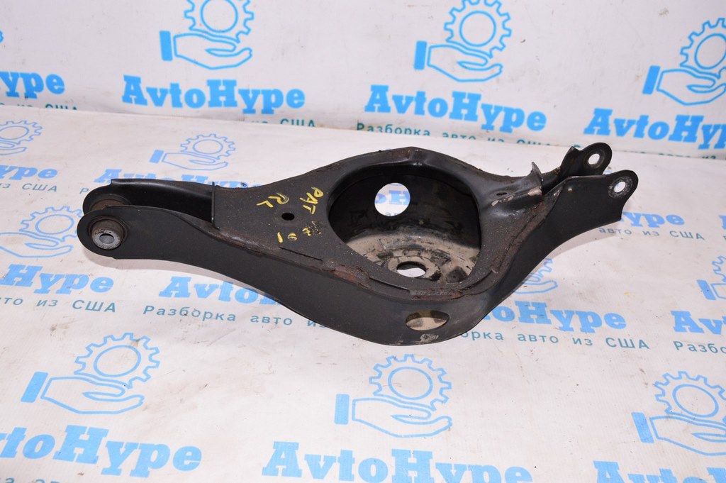 Рычаг нижний под пружину зад лев Nissan Pathfinder 13-