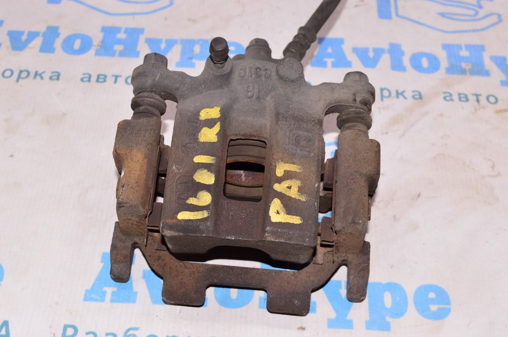 Суппорт зад прав Nissan Pathfinder 13-